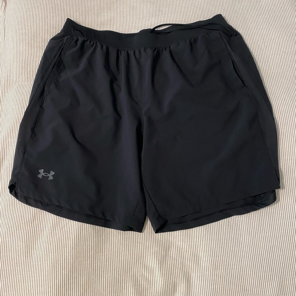 Mens under armor shorts size XXL 8inch